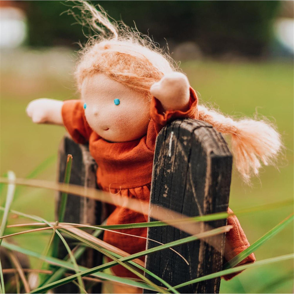 Lili Waldorf art puppe stoffpuppe montessori