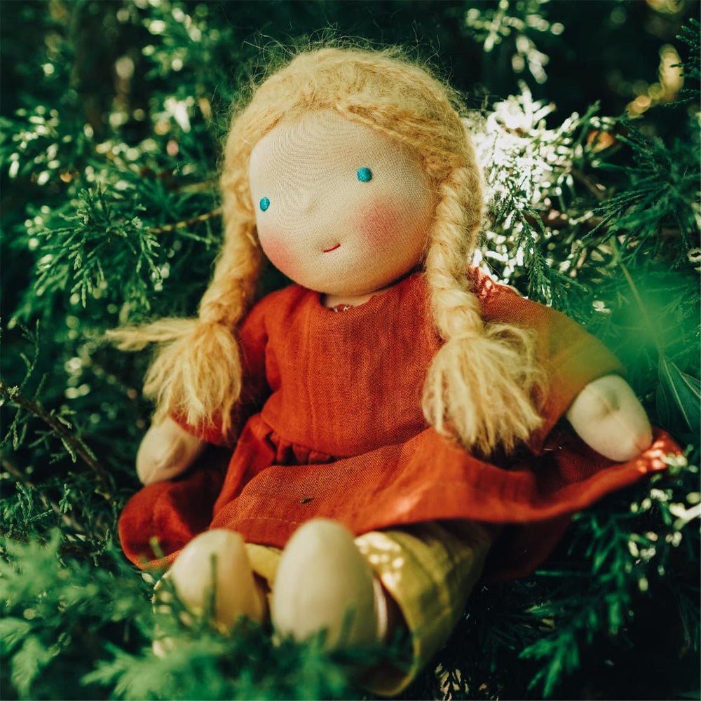 Lili Waldorf art puppe stoffpuppe montessori